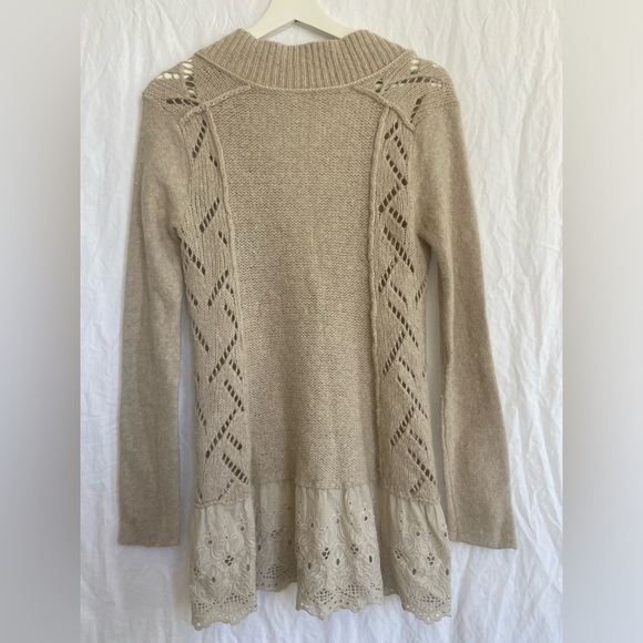 FREE PEOPLE Beige Wool Blend Eyelet Lace Ruffled Hem Button Cardigan Size Small - Picture 10 of 12